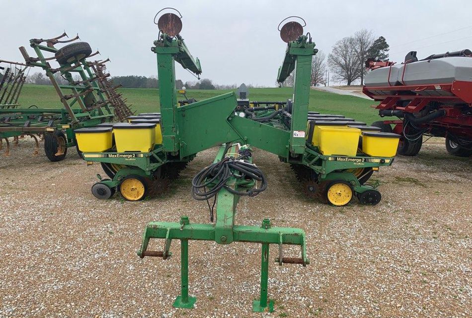 John Deere 7200 main