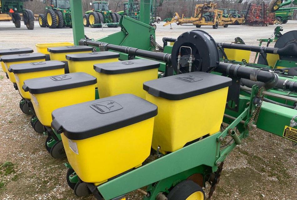 John Deere 7200