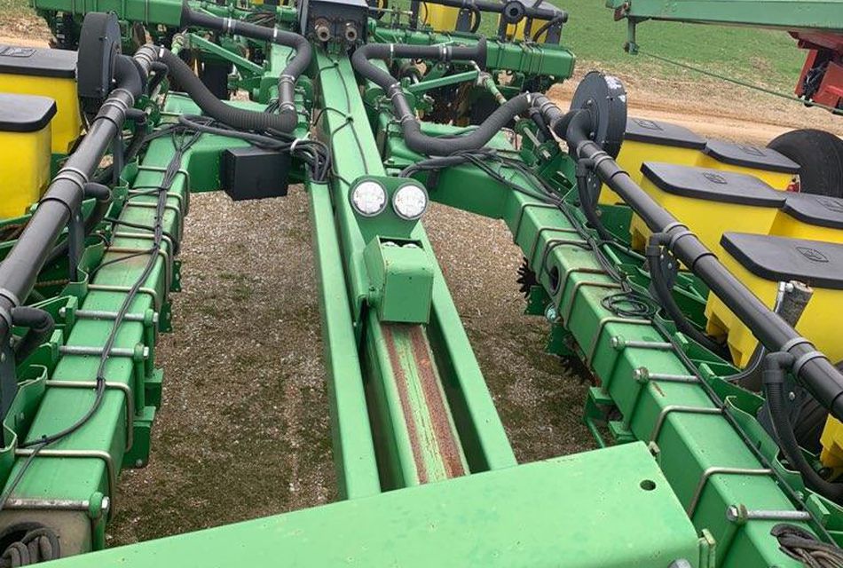 John Deere 7200